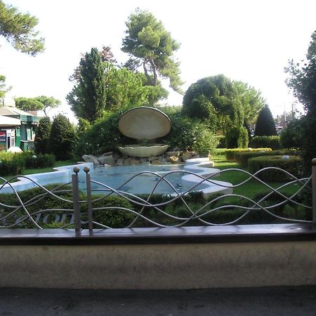 Hotel Canasta Riccione Extérieur photo