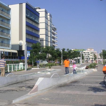 Hotel Canasta Riccione Extérieur photo