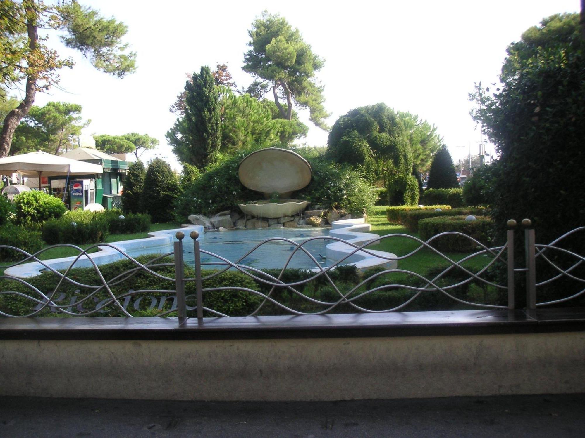Hotel Canasta Riccione Extérieur photo