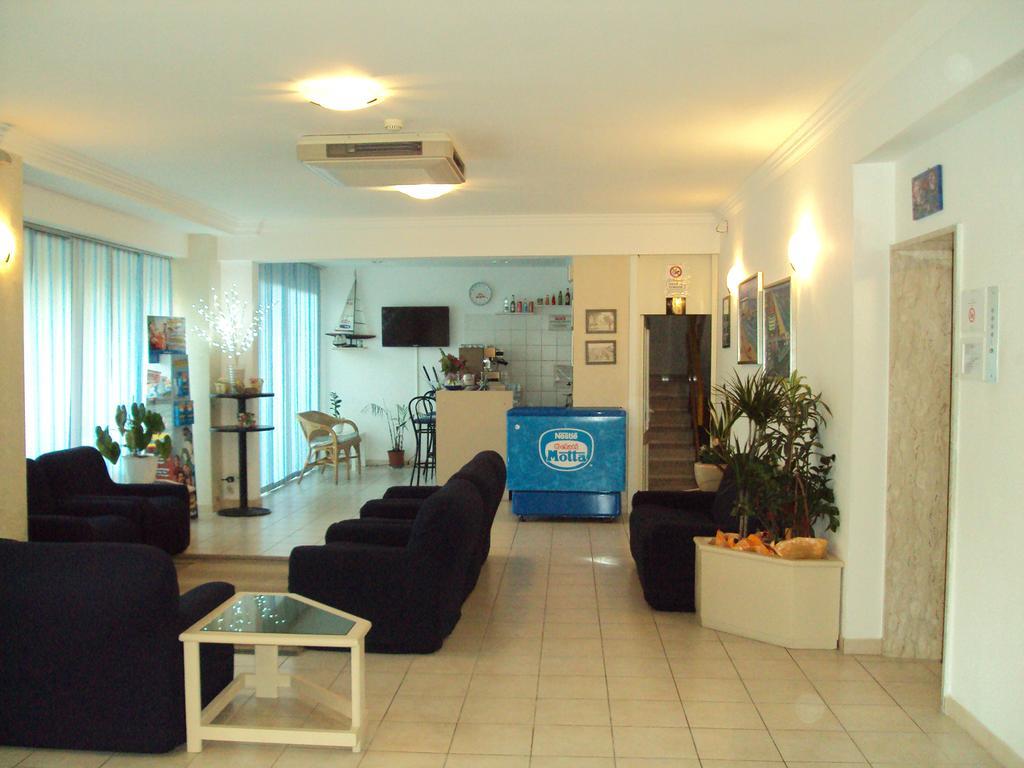 Hotel Canasta Riccione Extérieur photo