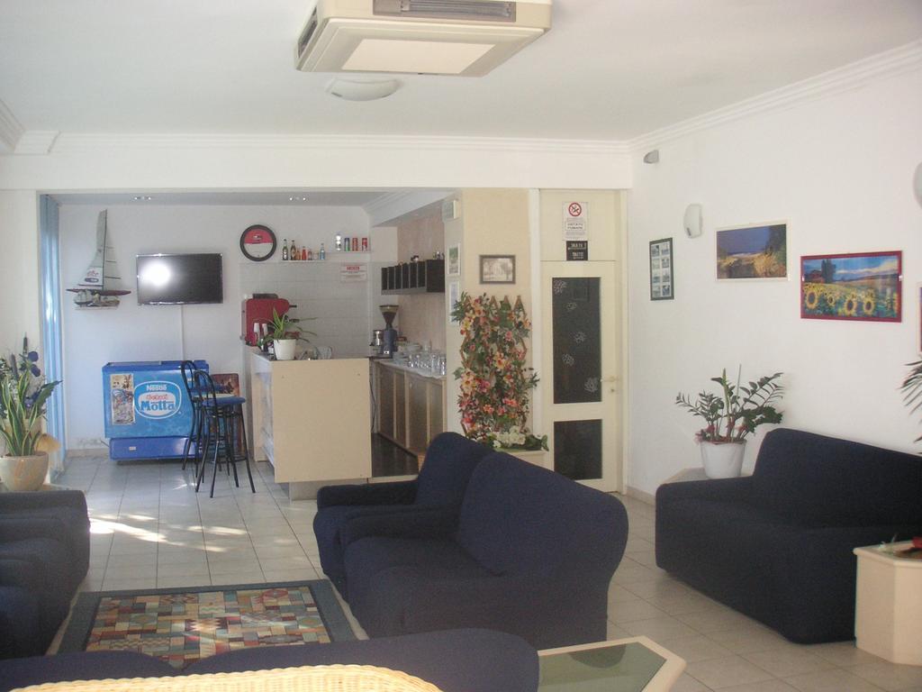 Hotel Canasta Riccione Extérieur photo