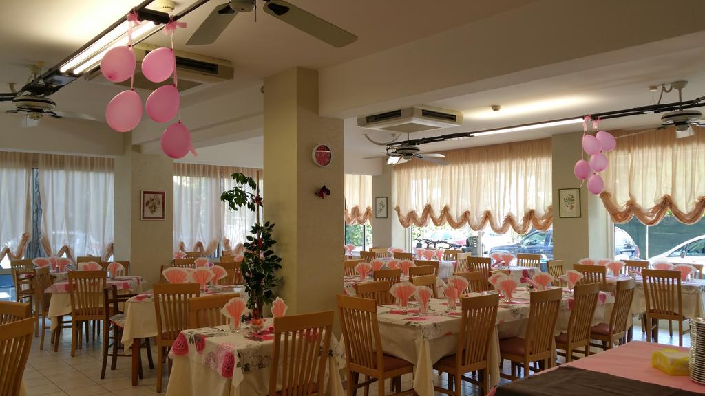 Hotel Canasta Riccione Extérieur photo